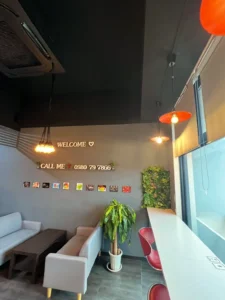 Coffee Barista | コーヒーバリスタ宮古島店 店内風景 窓側