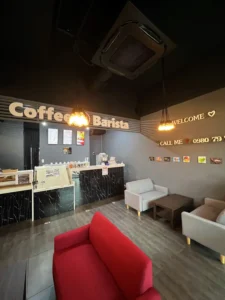 Coffee Barista | コーヒーバリスタ宮古島店 店内風景 オーダーカウンター