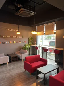 Coffee Barista | コーヒーバリスタ宮古島店 店内風景 窓側